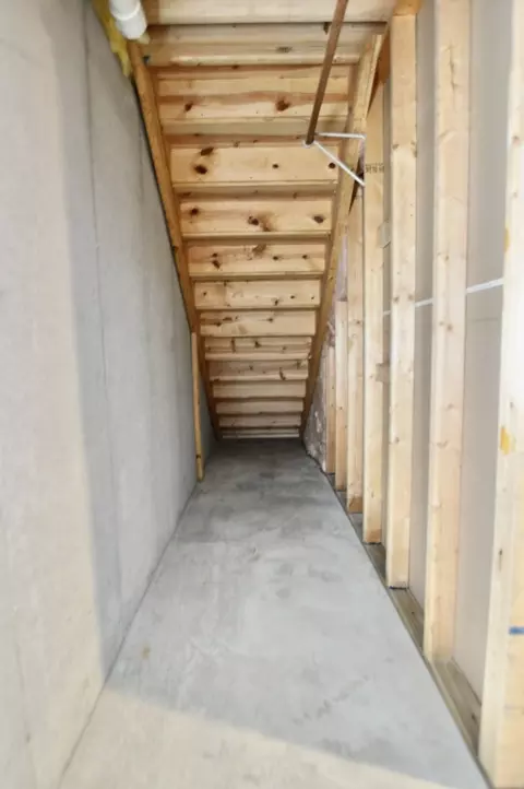 Entry Way - 1716 Pine St, Mchenry, IL 60051 photo 3 of 3