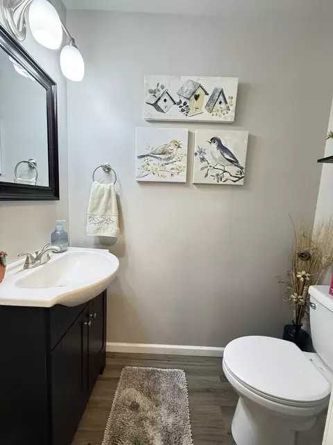 Bath - 1716 Pine St, Mchenry, IL 60051 photo 3 of 3