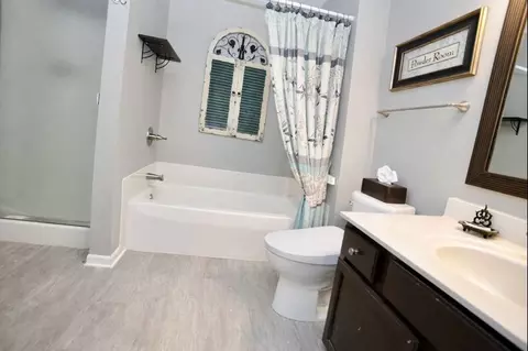 Bath - 1716 Pine St, Mchenry, IL 60051 photo 1 of 3