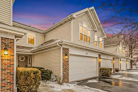 20 Peach Tree Ct, Algonquin, IL 60102