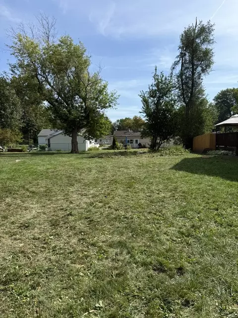 345 Millard Ave, Crystal Lake, IL 60014
