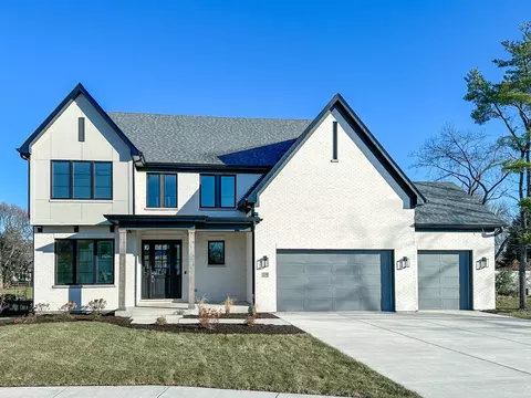 27 W151 48th St, Naperville, IL 60540