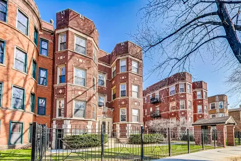 1340 W Greenleaf Ave #2C, Chicago, IL 60626