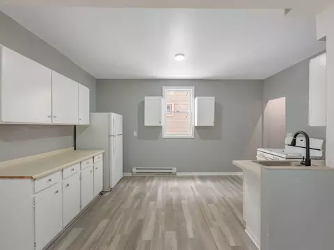 Kitchen - 505 S Chicago Ave, Kankakee, IL 60901 photo 2 of 3