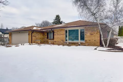 105 Glenridge Ln, Schaumburg, IL 60193