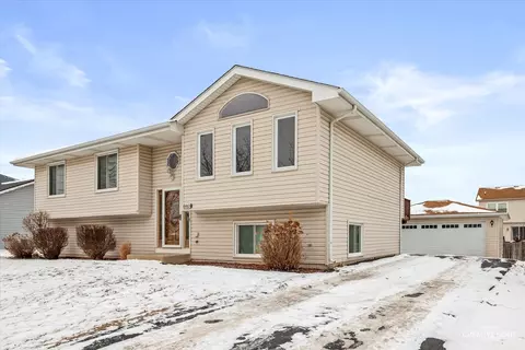 6913 Monmouth Dr, Joliet, IL 60431