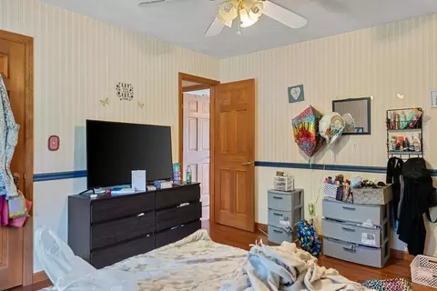 Bedroom - 3609 W Iles Ave, Springfield, IL 62711 photo 4 of 6