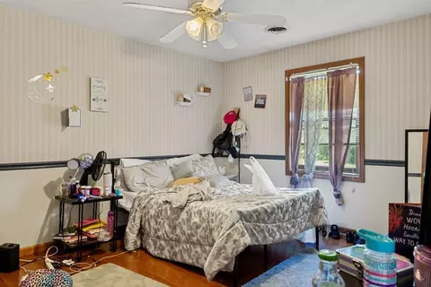 Bedroom - 3609 W Iles Ave, Springfield, IL 62711 photo 3 of 6