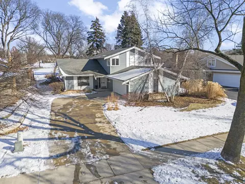 729 Burning Tree Ln, Naperville, IL 60563 photo 3