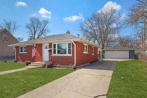 2532 N Jackson St N, Waukegan, IL 60087