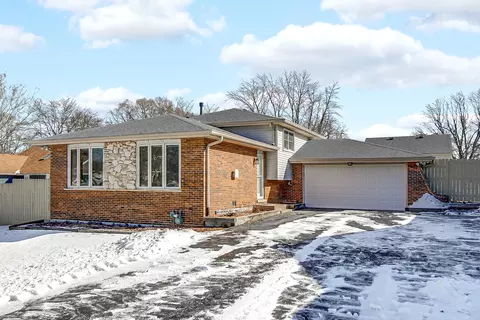 12050 W Josephine Dr, Mokena, IL 60448
