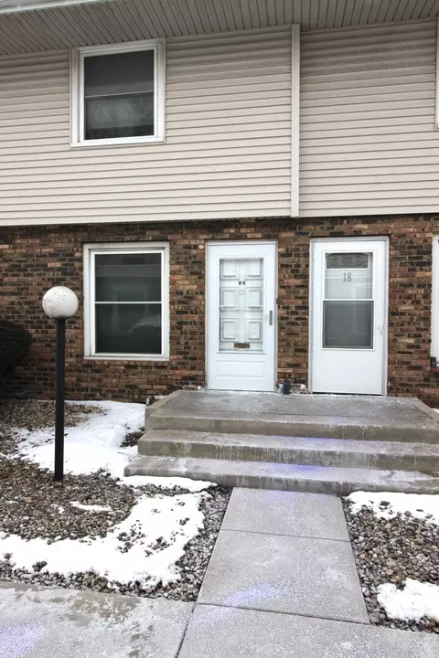 105 S Towanda Ave #19, Normal, IL 61761
