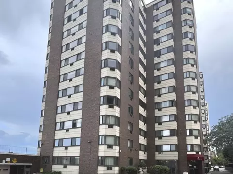 7337 S South Shore Dr #904, Chicago, IL 60649