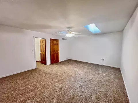 Bedroom - 934 Evans St, Ottawa, IL 61350 photo 4 of 8