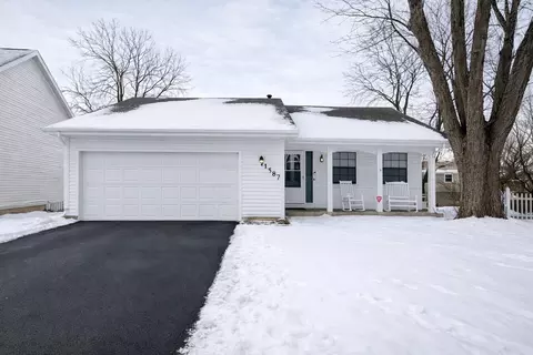 1587 Brookside Dr, Hoffman Estates, IL 60169