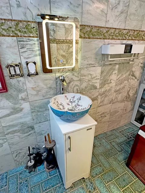 Bath - 3515 Union Ave, Steger, IL 60475 photo 2 of 12