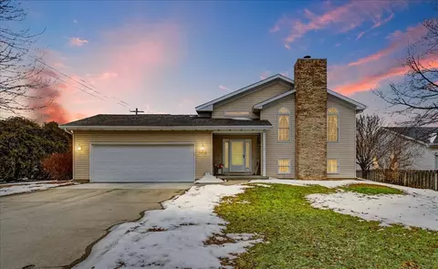 1412 Dublin Dr, Normal, IL 61761