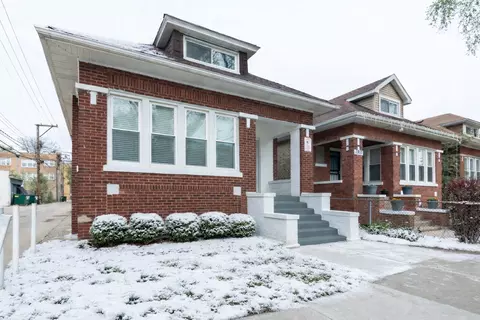 7915 S Paxton Ave, Chicago, IL 60617