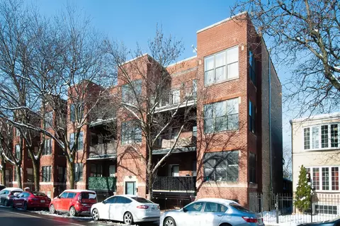 3740 W Wrightwood Ave #8, Chicago, IL 60647