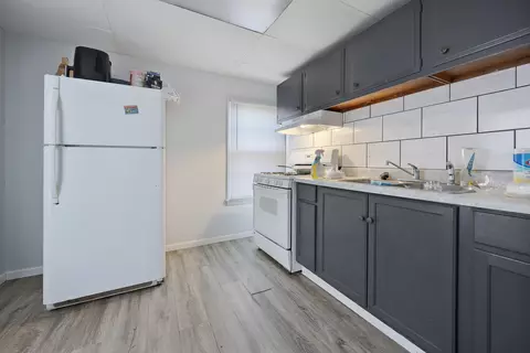 Kitchen - 11611 Main St, Huntley, IL 60142 photo 4 of 6