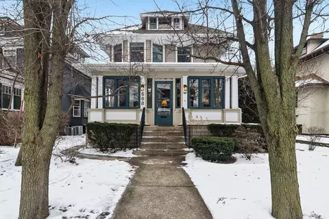 608 S Elmwood Ave, Oak Park, IL 60304