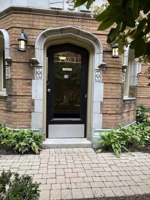 621 Washington Blvd #G, Oak Park, IL 60302