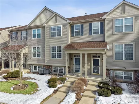 764 Cherry Creek Dr, Grayslake, IL 60030