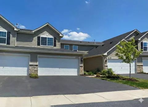 233 Wild Meadow Ln, Woodstock, IL 60098
