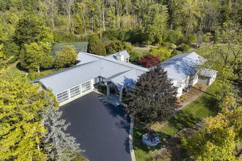 1551 Mill Trl, Highland Park, IL 60035