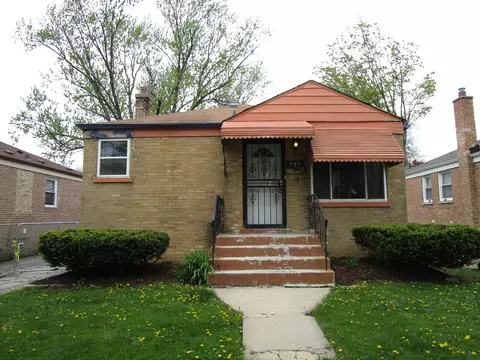 240 Linden Ave, Bellwood, IL 60104