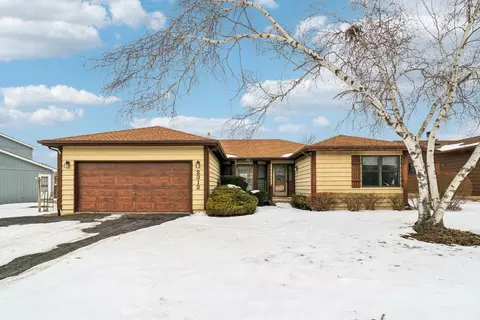 2312 High Point Dr, Lindenhurst, IL 60046