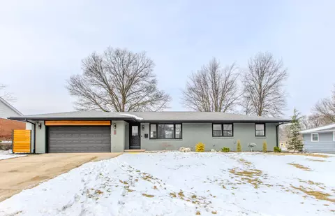 407 Grandview Dr, Normal, IL 61761