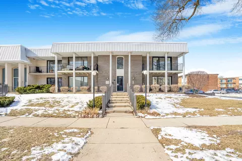 9800 S Karlov Ave #1B, Oak Lawn, IL 60453