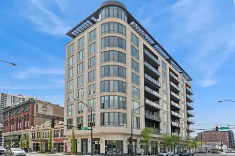 1550 N Clark St #604, Chicago, IL 60610