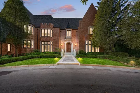 34 Bridlewood Rd, Northbrook, IL 60062