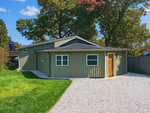 806 Peter St, Mchenry, IL 60051 photo 1