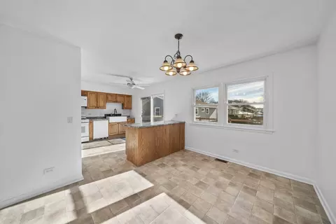 601 Edwards Ave, West Dundee, IL 60118 photo 6