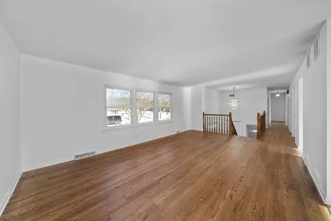 601 Edwards Ave, West Dundee, IL 60118 photo 4