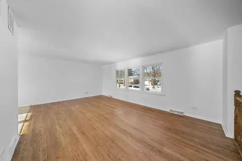601 Edwards Ave, West Dundee, IL 60118 photo 3