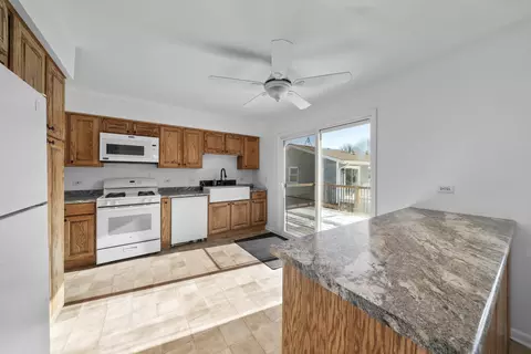 601 Edwards Ave, West Dundee, IL 60118 photo 8