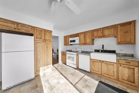 601 Edwards Ave, West Dundee, IL 60118 photo 9