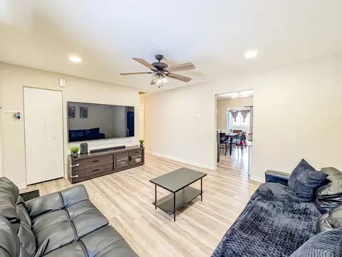Living - 811 Beech Dr, Bolingbrook, IL 60440 photo 1 of 4
