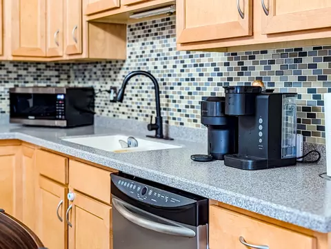 Kitchen - 811 Beech Dr, Bolingbrook, IL 60440 photo 3 of 7