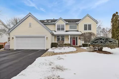 1241 Eric Ln, Lake Zurich, IL 60047