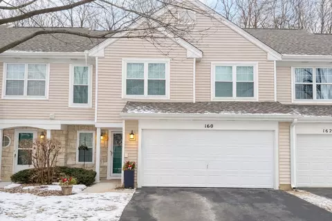 160 Parkview Dr, Wauconda, IL 60084