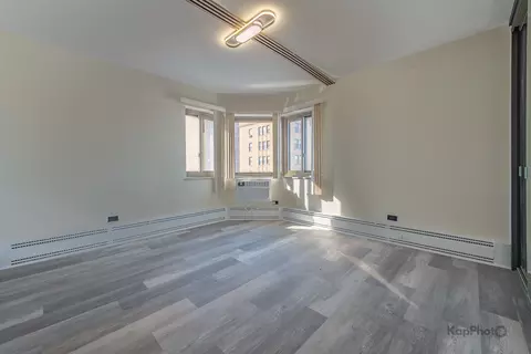 Living - 7337 S South Shore Dr #902, Chicago, IL 60649 photo 7 of 8