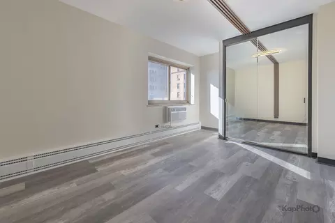Bedroom - 7337 S South Shore Dr #902, Chicago, IL 60649 photo 3 of 4