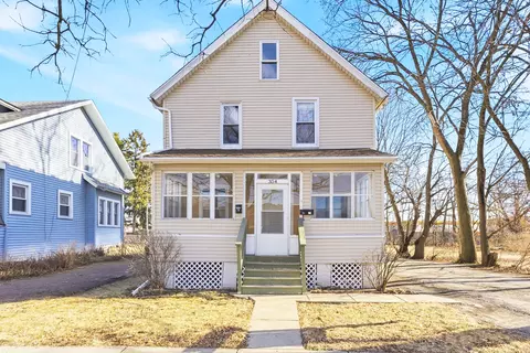 354 Woodlawn Ave, Aurora, IL 60506