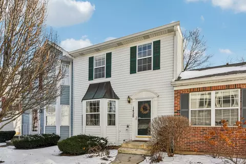 1428 Charleston Ct, Geneva, IL 60134