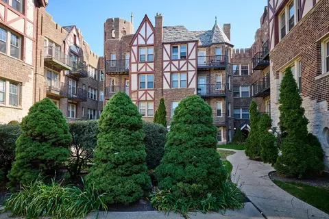 5715 N Kimball Ave #1N, Chicago, IL 60659